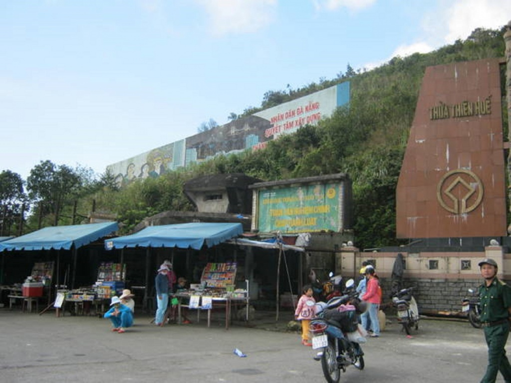 Cuộc sống hiền hòa ở lưng đèo Hải Vân cuoc song hien hoa o lung deo hai van