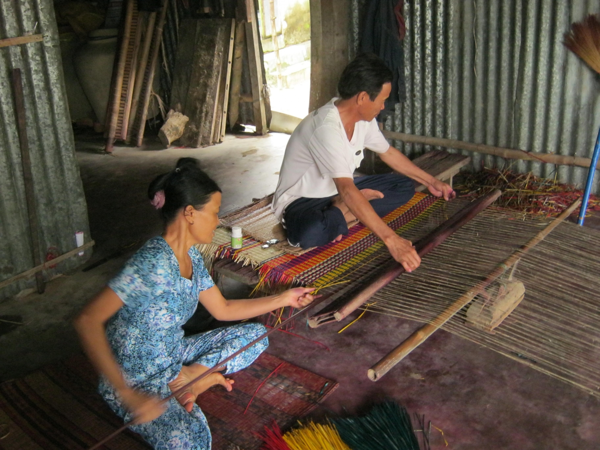 chuyen ve lang chieu giua ba song