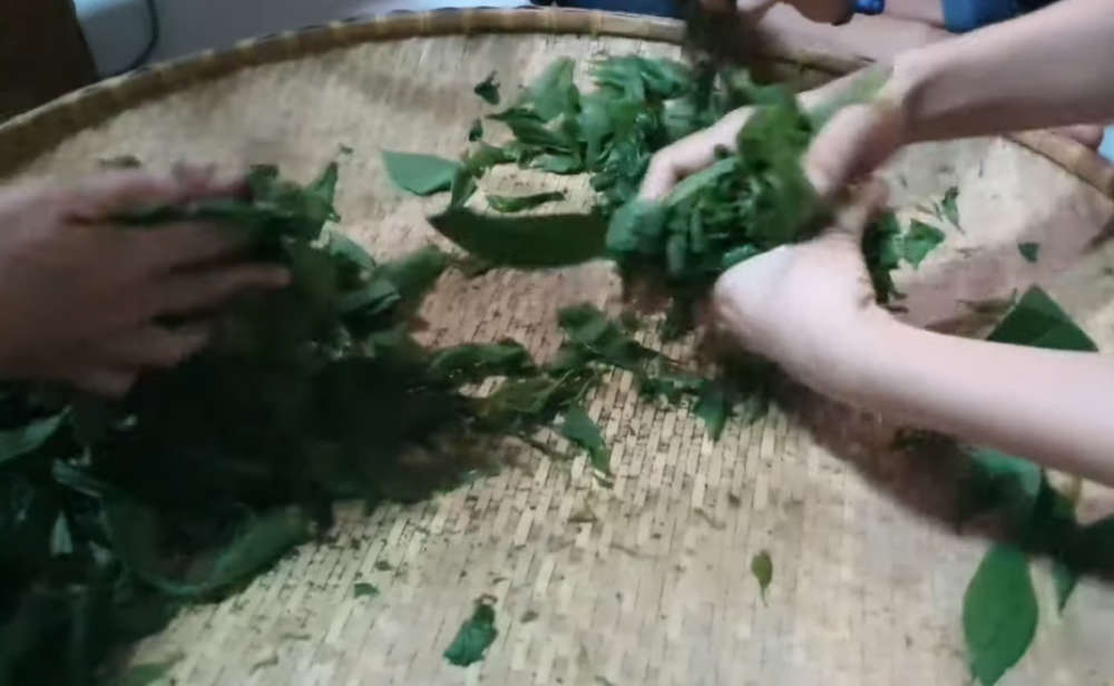 Lá mỳ xào ngon nức tiếng của người Jrai