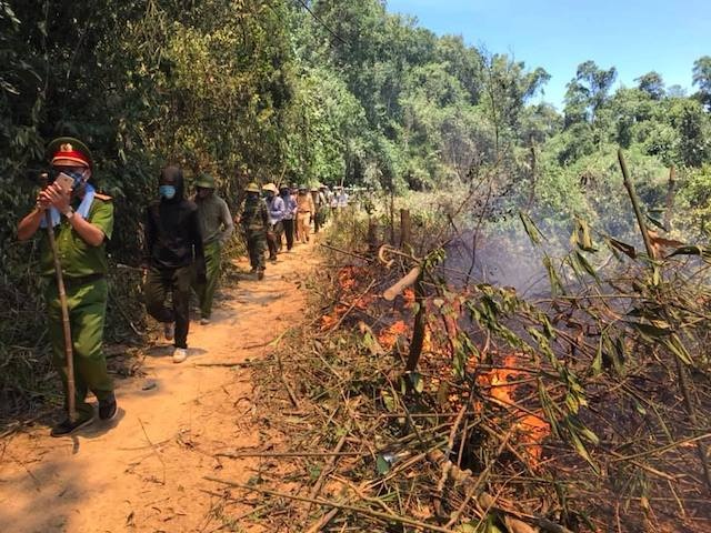 Hình ảnh xúc động về lực lượng chữa cháy rừng tại Hà Tĩnh nhung hinh anh cam dong ve cac luc luong chua chay rung tai ha tinh