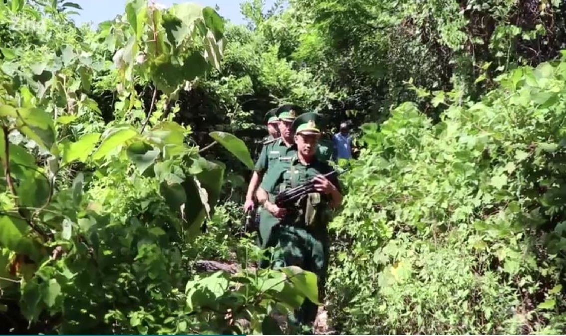 24 gio truy bat doi tuong tron trai tai nui hai van