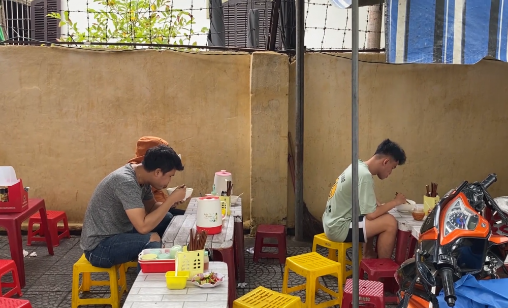 Đà Nẵng “mở” biển, cả thành phố nhộn nhịp trở lại