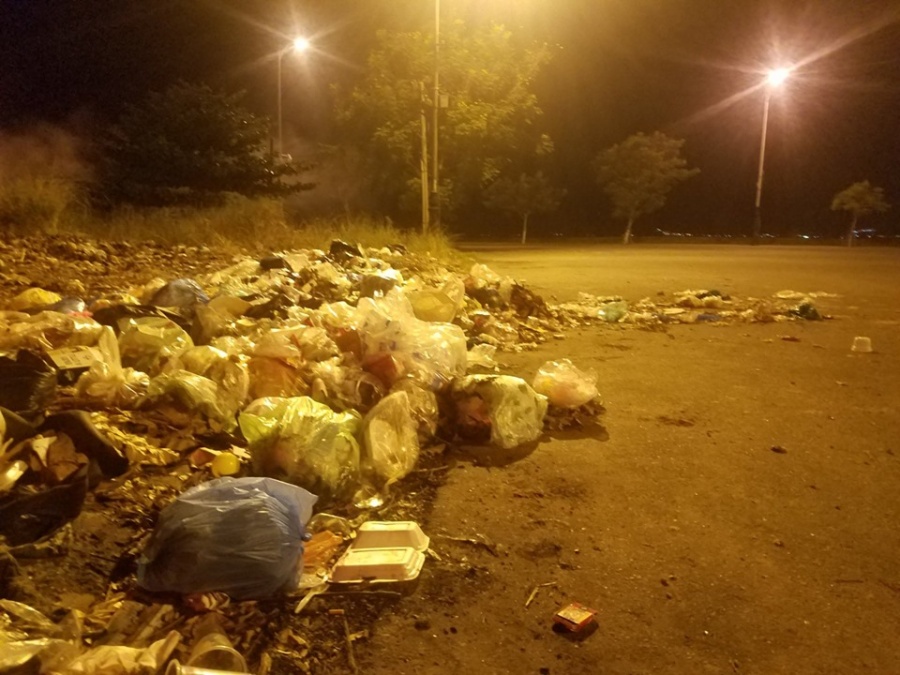 Người dân chặn xe vào bãi rác Khánh Sơn, nội thành Đà Nẵng rác ngập đường nguoi dan chan xe vao bai rac khanh son noi thanh da nang rac ngap duong