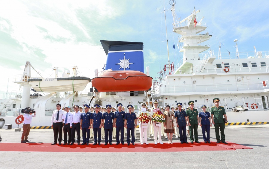 trong tau khung 3000 tan cua luc luong nhat ban vua ghe tham da nang co gi