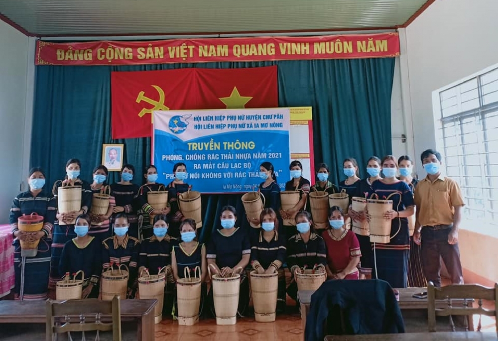 CLB thổ cẩm của chị em phụ nữ Ia Mơ Nông