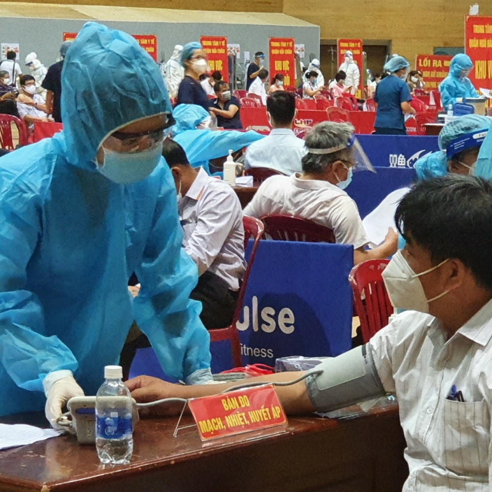 Đà Nẵng bắt đầu tiêm vacxin cho toàn bộ công dân