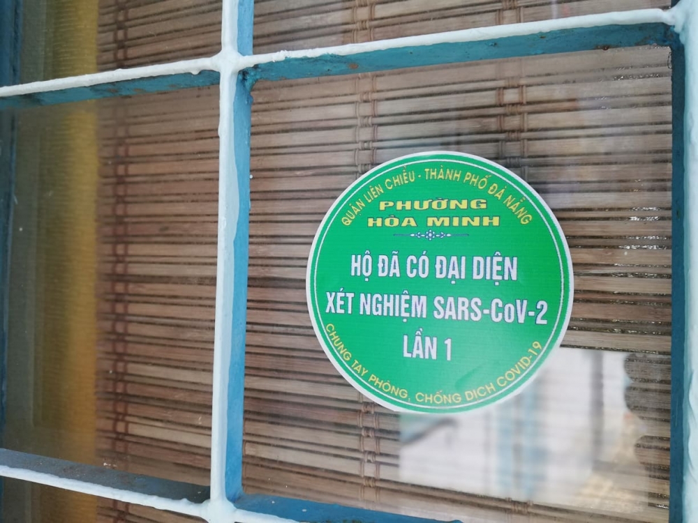 Đà Nẵng dán “tem xanh” cho các hộ gia đình đã xét nghiệm COVID-19
