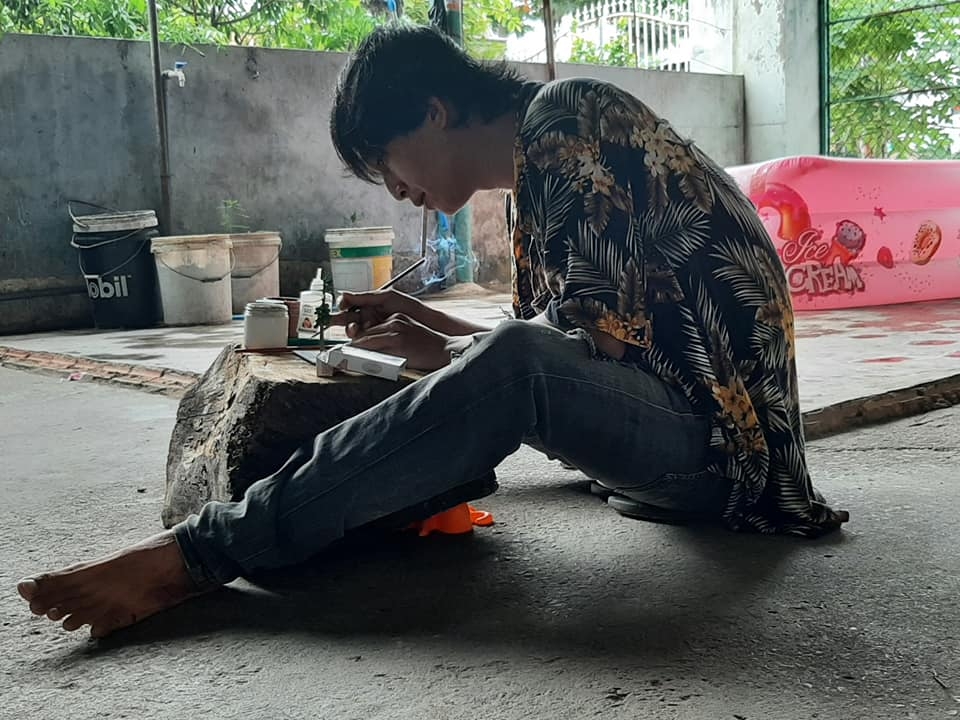 Biệt tài dựng cây cảnh mini của chàng phụ hồ quê Quảng Ngãi
