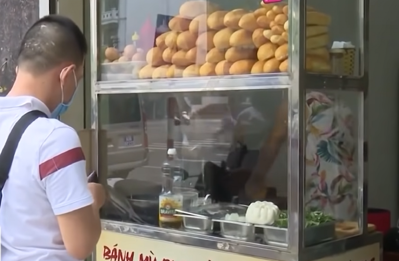 Đà Nẵng: Ngày đầu nới lỏng, nhiều hoạt động kinh doanh tất bật trở lại
