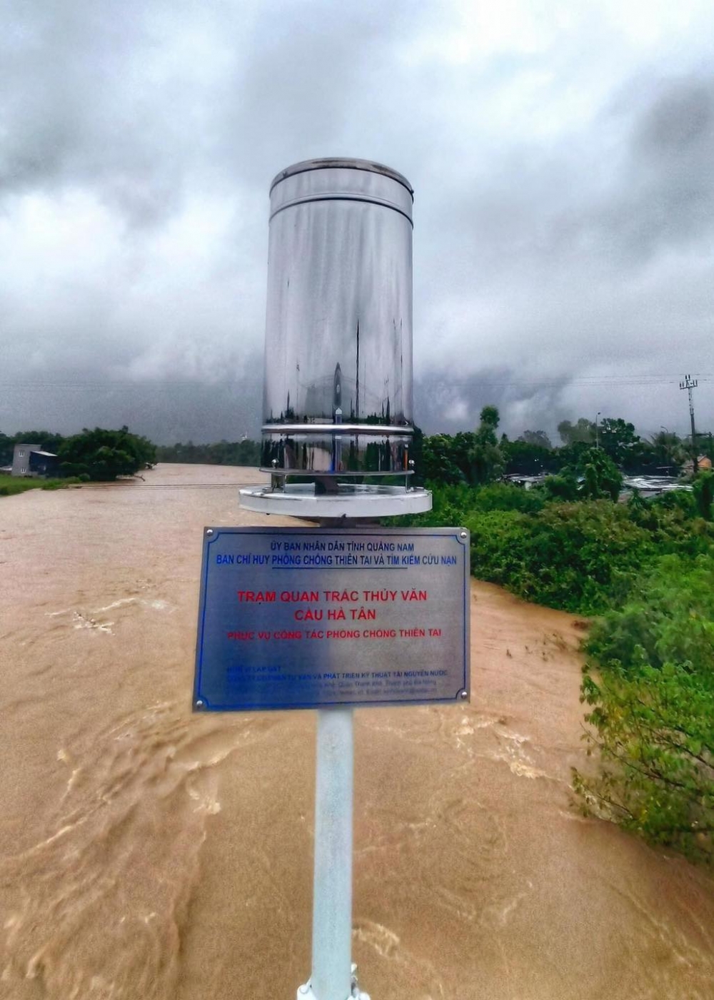 Quảng Nam: Một số địa phương bị chia cắt do nước lũ lên nhanh Quảng Nam: Một số địa phương bị chia cắt do nước lũ lên nhanh