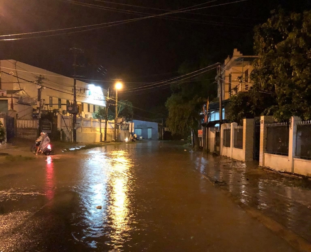 Quảng Nam: Một số địa phương bị chia cắt do nước lũ lên nhanh Quảng Nam: Một số địa phương bị chia cắt do nước lũ lên nhanh
