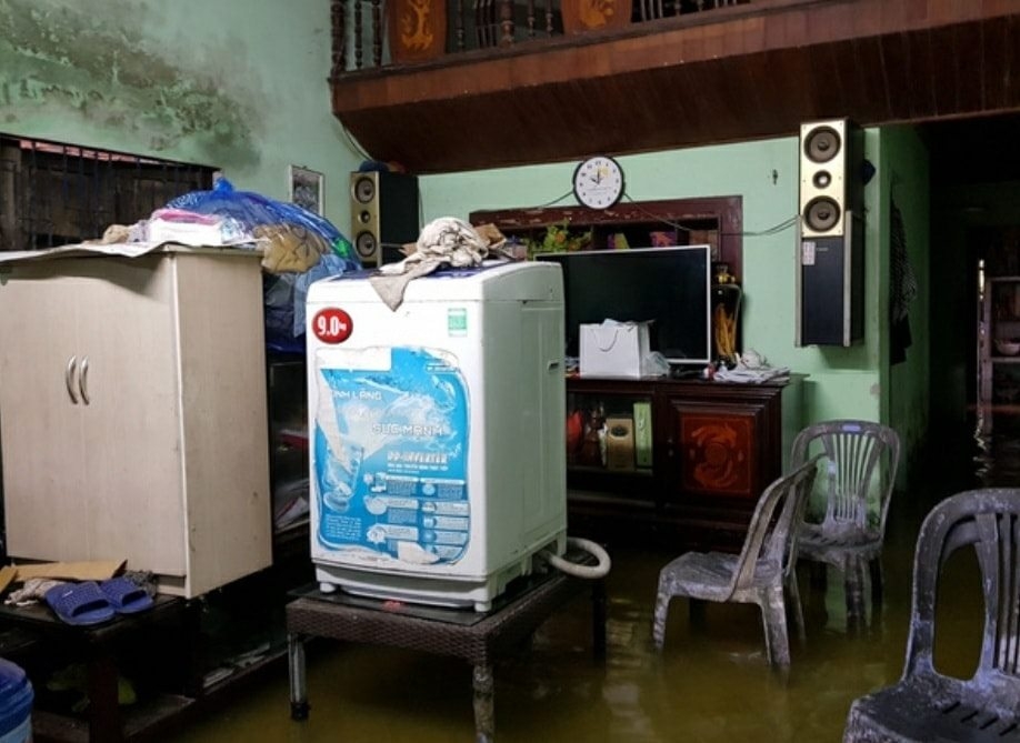 Nhiều người chết và mất tích, khắp nơi thiệt hại do mưa lũ