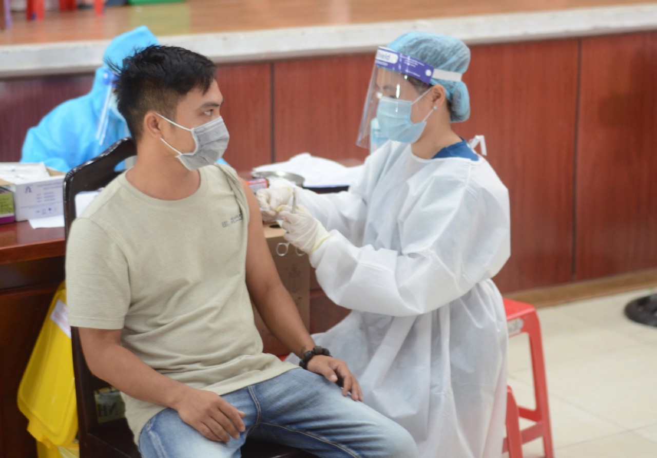 Đà Nẵng đạt độ phủ vắc xin mũi 1 cho 90% dân số trên 18 tuổi