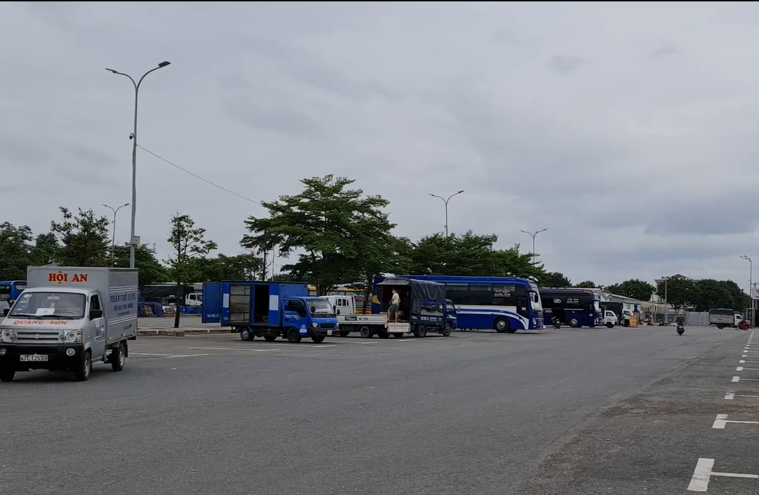 Bến xe Đà Nẵng vẫn vắng tanh dù xe khách liên tỉnh được hoạt động Bến xe Đà Nẵng vẫn vắng tanh dù xe khách liên tỉnh được hoạt động