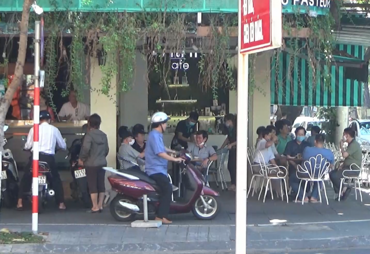 Mở lại hàng quán ở Đà Nẵng, cả người mua và người bán đều vui