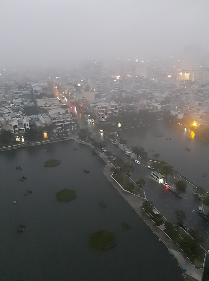 pho da nang sang cuoi tuan bong hoa thanh song