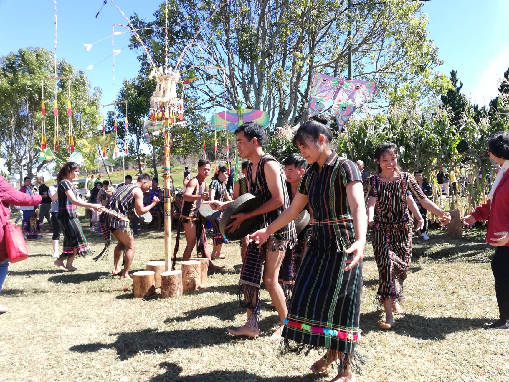 da lat doc dao khong gian nghe thuat van hoa dan toc ben ho xuan huong