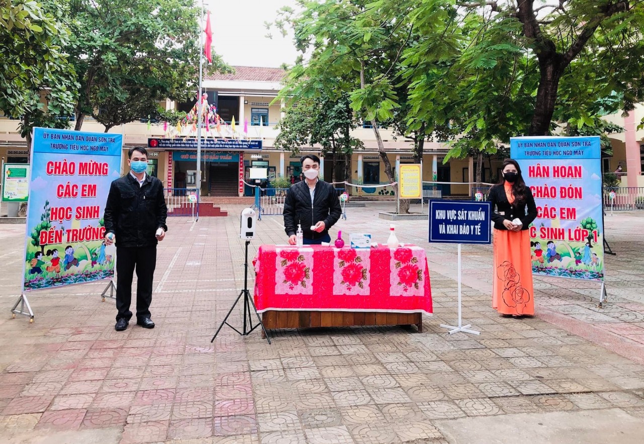 Đà Nẵng: Học sinh lớp 1 hân hoan tới trường