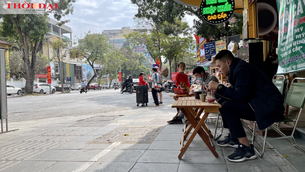 Hà Nội yêu cầu quán ăn vỉa hè, cà phê đóng cửa từ 0h ngày 16/2