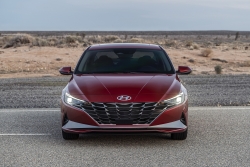 Hyundai giới thiệu Elantra 2021 với nhiều cải tiến vượt bậc