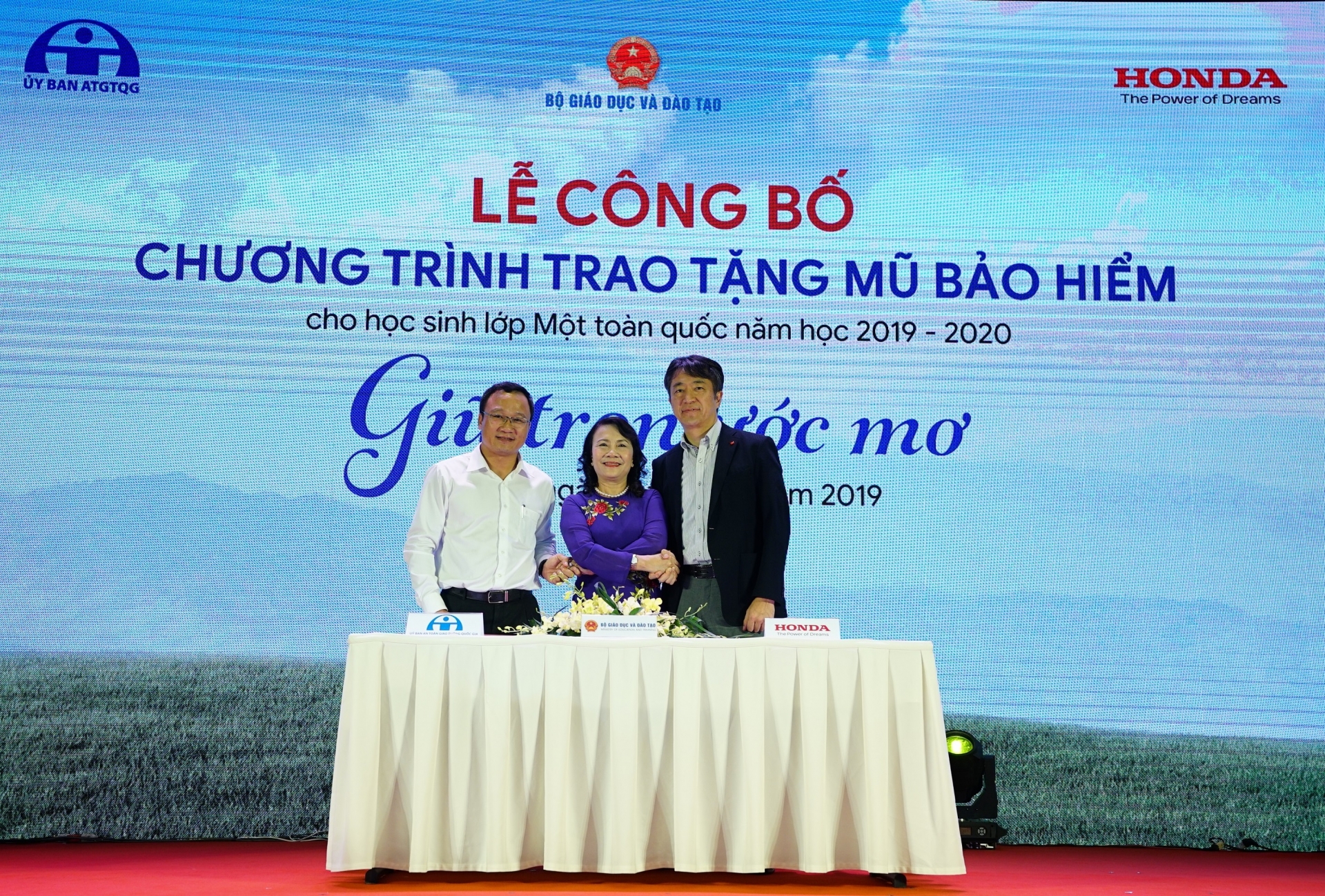 tong ket chuong trinh trao tang mu bao hiem giu tron uoc mo nam hoc 2019 2020
