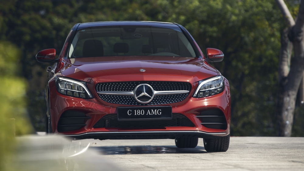 Mercedes-Benz 'chơi lớn' khi bổ sung C180 AMG