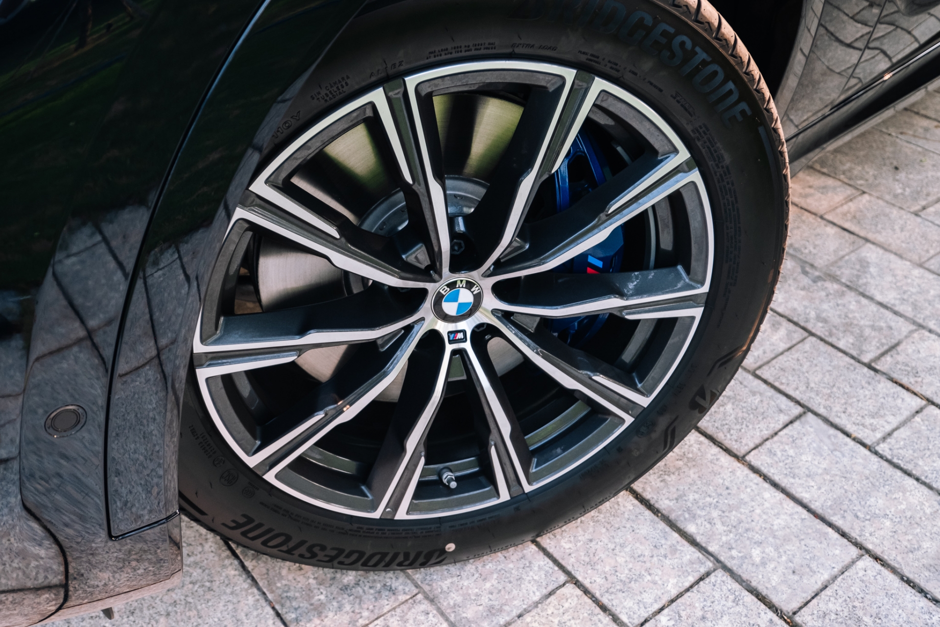 anh chi tiet bmw x6 vua duoc gioi thieu tai viet nam