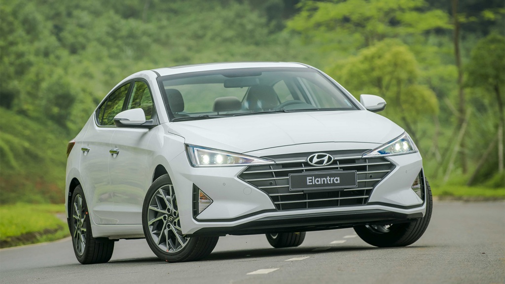 hyundai gioi thieu elantra va tucson 2019 gia tang tu 30 50 trieu