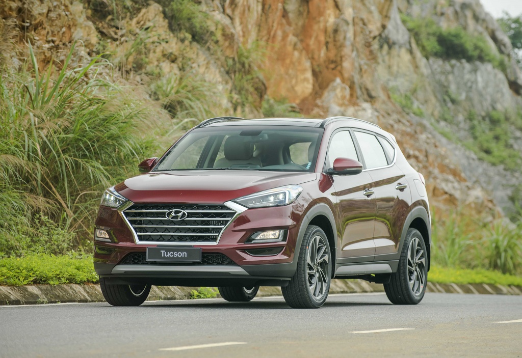 hyundai gioi thieu elantra va tucson 2019 gia tang tu 30 50 trieu