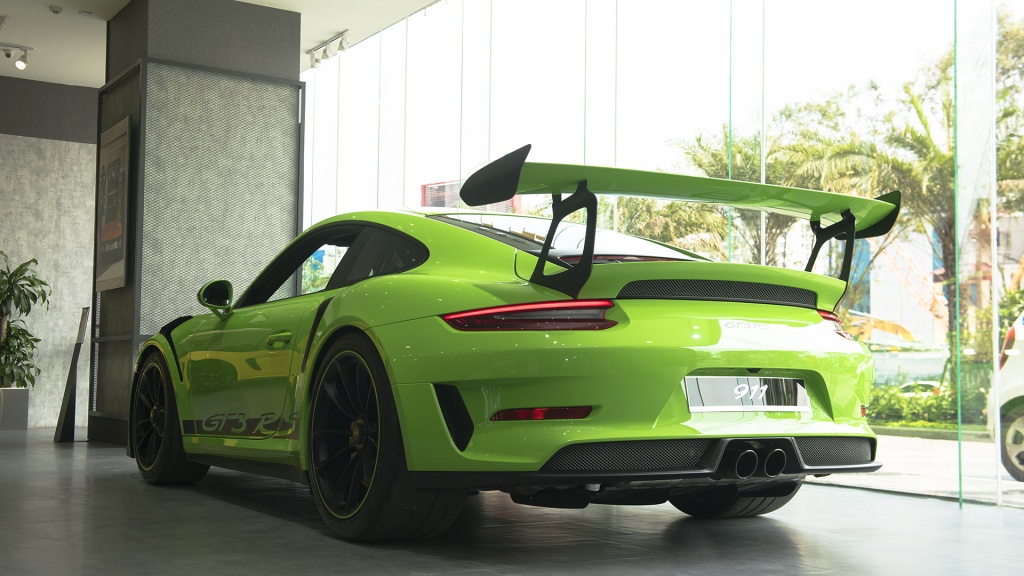 chi tiet porsche 911 gt3 rs 2019 doc nhat viet nam gia gan 16 ty dong