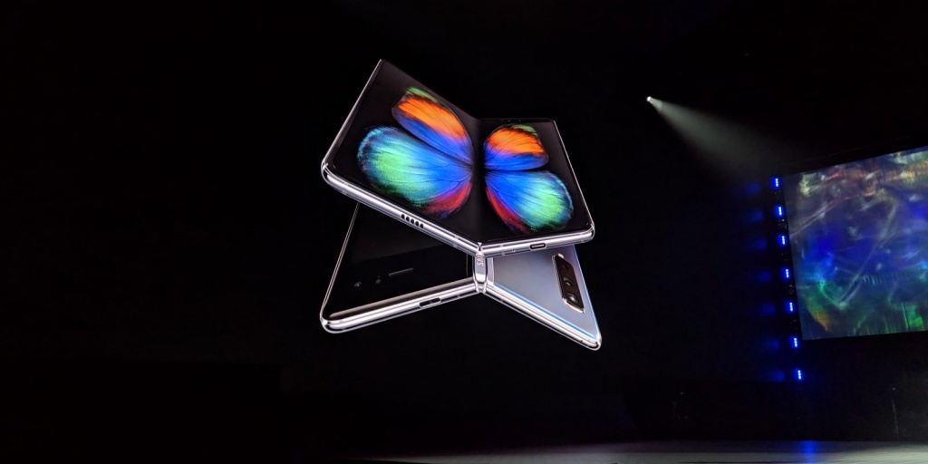 samsung tiep tuc hoan ngay ban galaxy fold de khac phuc loi