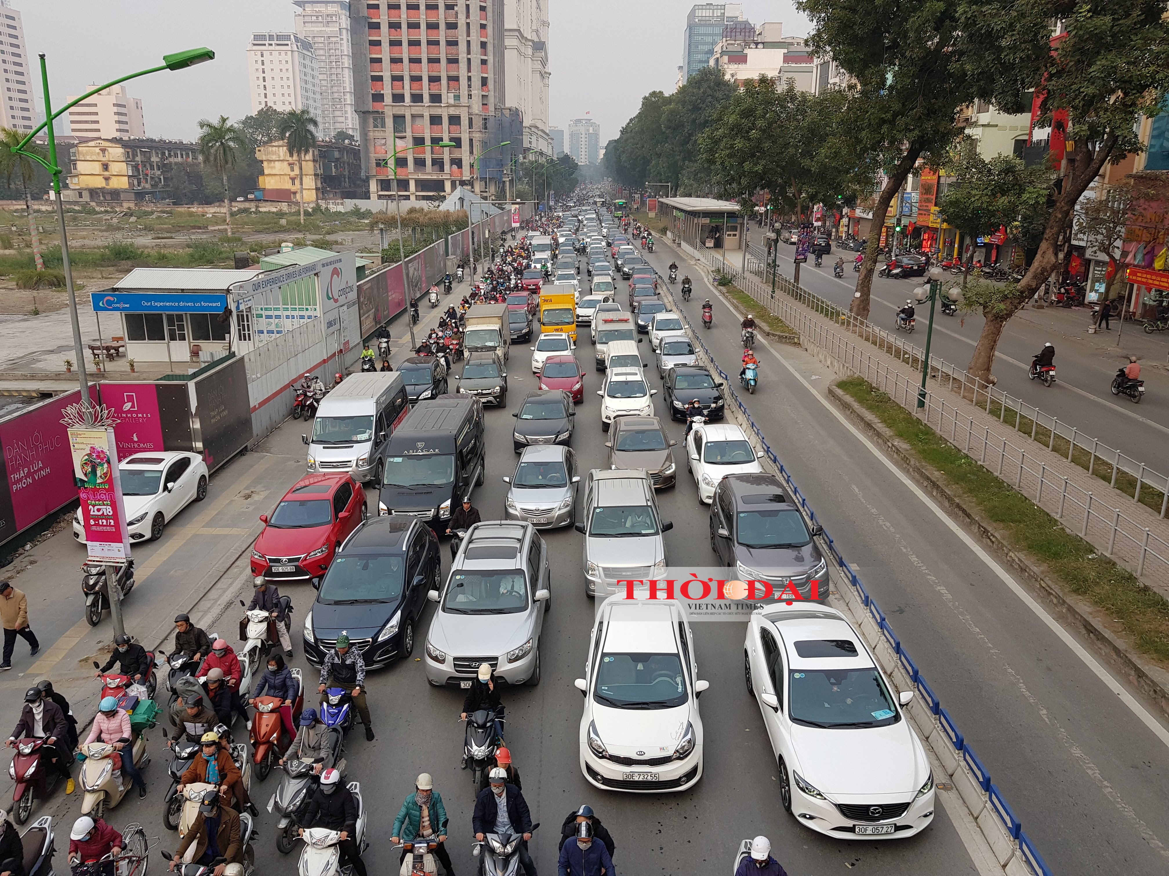 ha noi se cam taxi xe tai hoat dong gio cao diem tren 11 tuyen pho