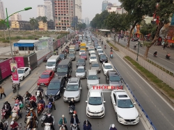 Hà Nội sẽ cấm taxi, xe tải hoạt động giờ cao điểm trên 11 tuyến phố
