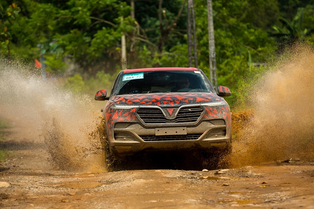 hai mau xe vinfast hoan thanh 6000 km chay thu quanh viet nam