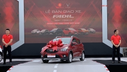 VinFast bàn giao 650 xe Fadil đầu tiên đến tay khách hàng