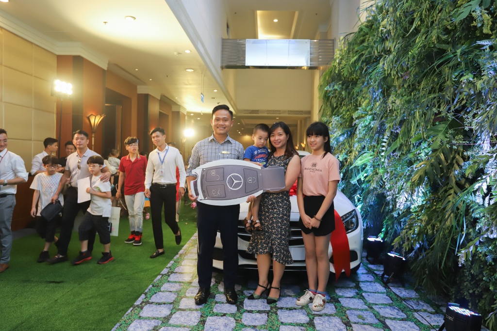 cenland tang qua voi tong tri gia 16 ty dong cho khach hang du an kdt vuon sen