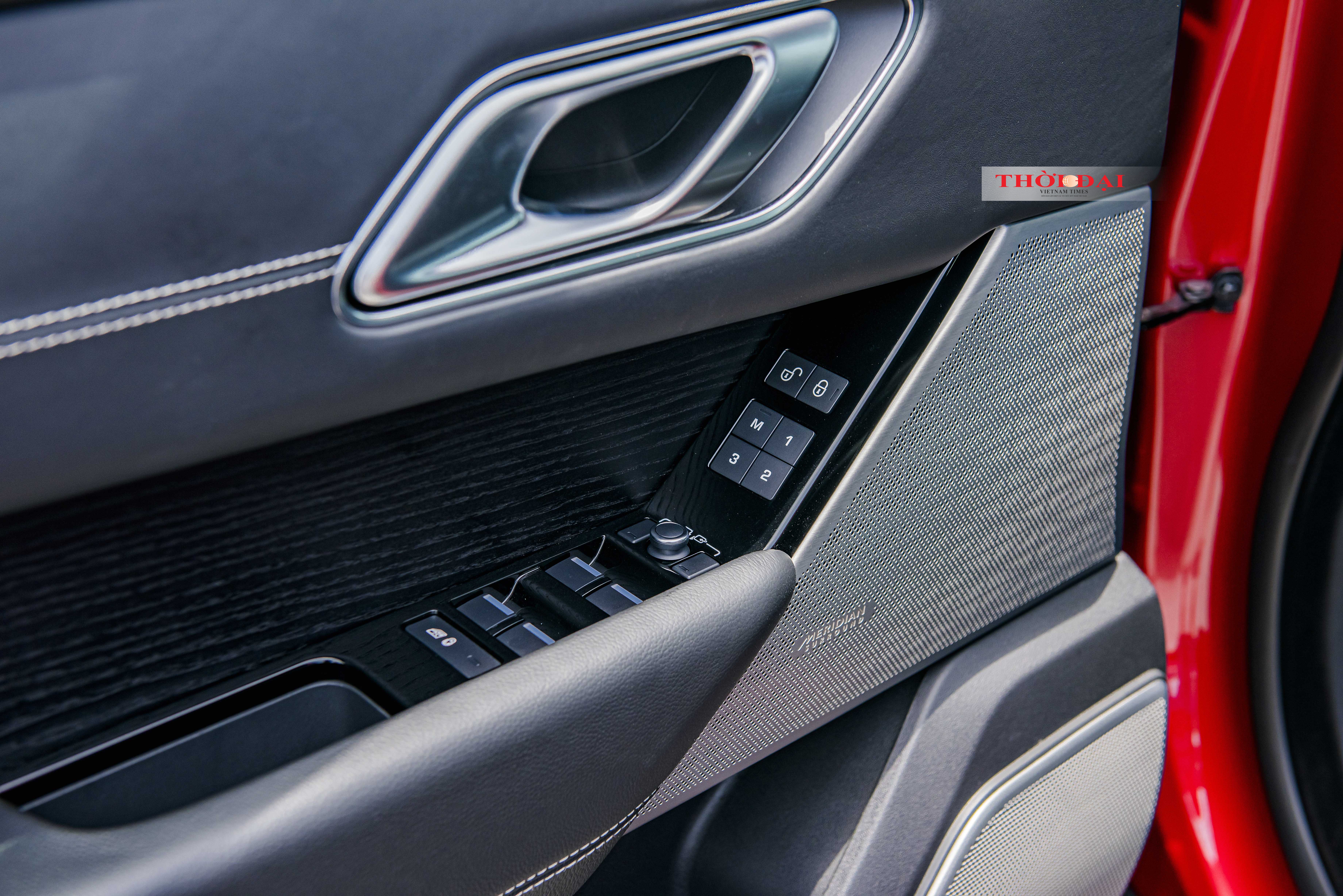 Ảnh: Chi tiết Range Rover Velar có giá hơn 5,4 tỷ đồng