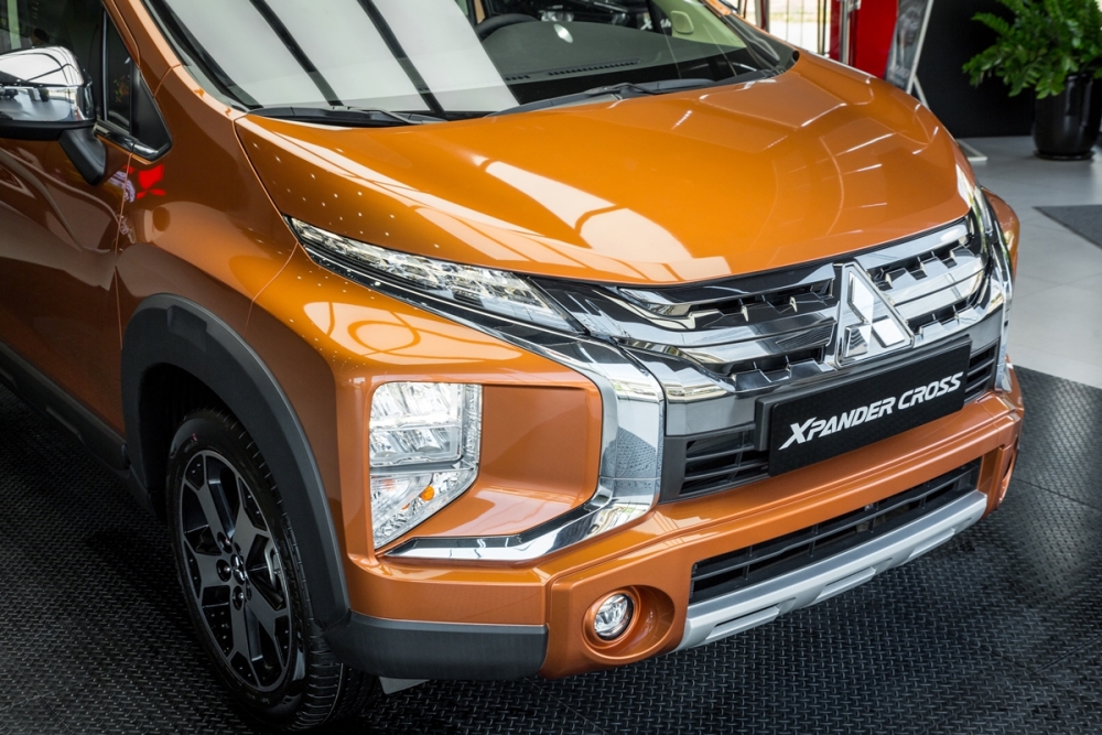 mitsubishi tung xpander cross nhieu tien nghi va gia tang nhe