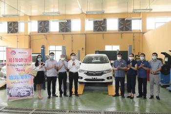 Honda Việt Nam trao tặng xe và thiết bị kỹ thuật  cho trường nghề tại Vĩnh Phúc và Hà Nam