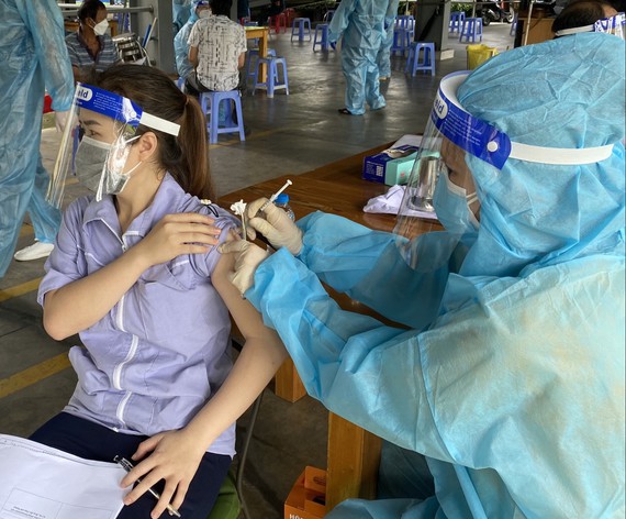 TPHCM: Thêm 85.608 người được tiêm vaccine Vero Cell an toàn; không phát sinh ổ dịch mới