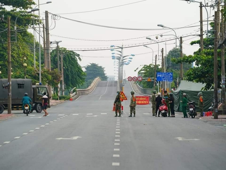 TP.HCM tăng cường giãn cách, xét nghiệm diện rộng toàn thành phố