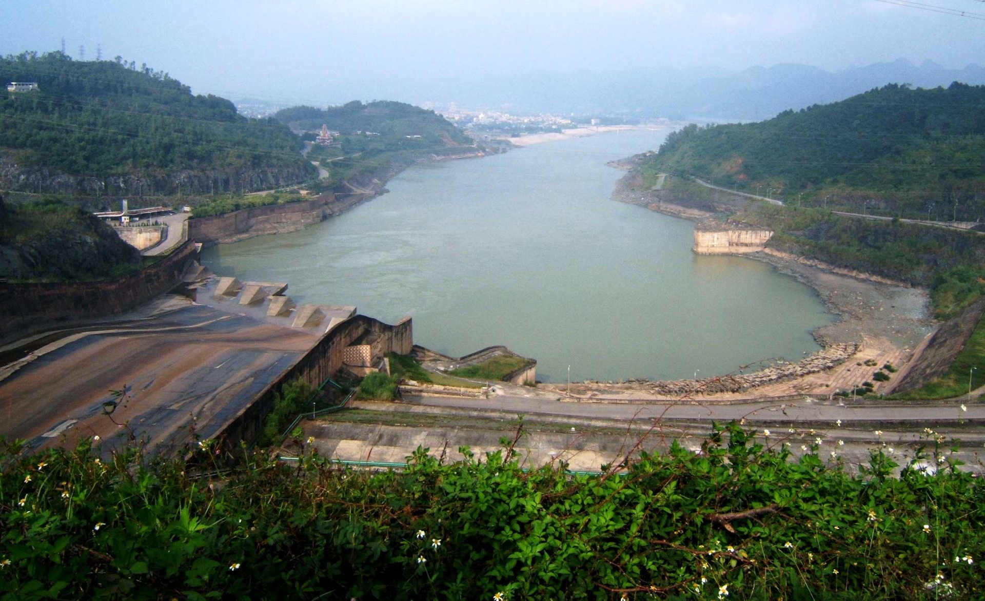 evn dau tu hon 9200 ty dong mo rong thuy dien hoa binh