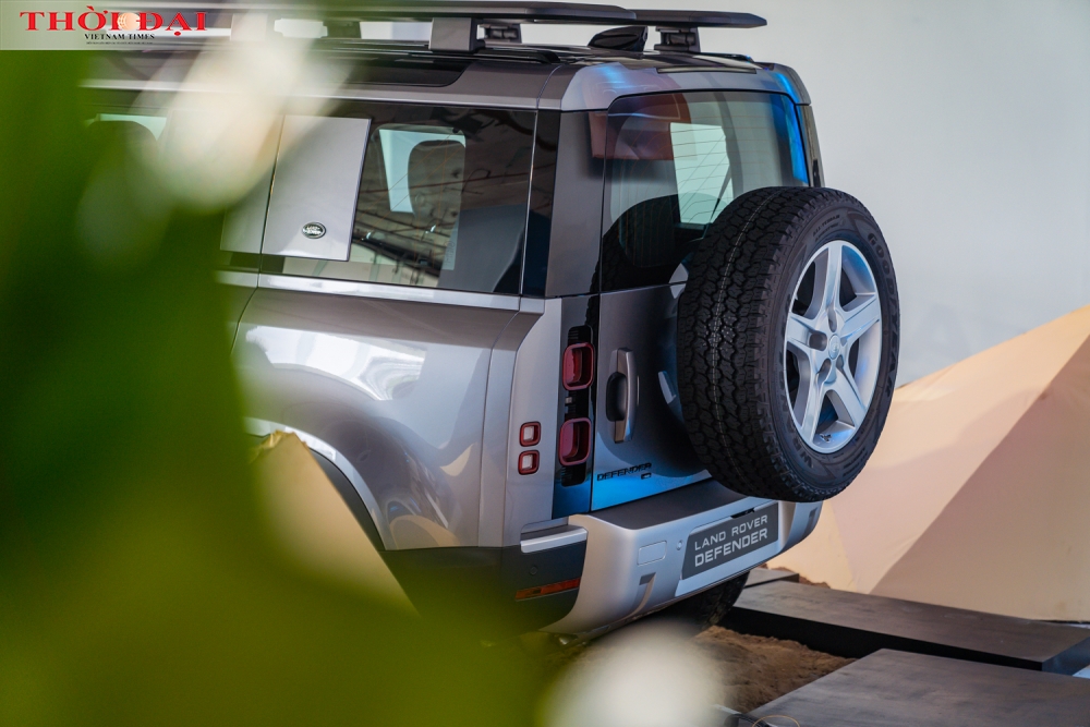 Chi tiết Land Rover Defender 2020 vừa ra mắt khách hàng Việt Nam