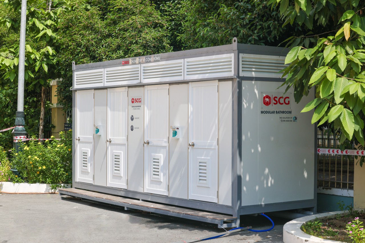 Tập đoàn SCG tiếp tục hỗ trợ nhiều trang thiết bị y tế và buồng vệ sinh kháng khuẩn lắp ghép cho các bệnh viện dã chiến tại TP.HCM