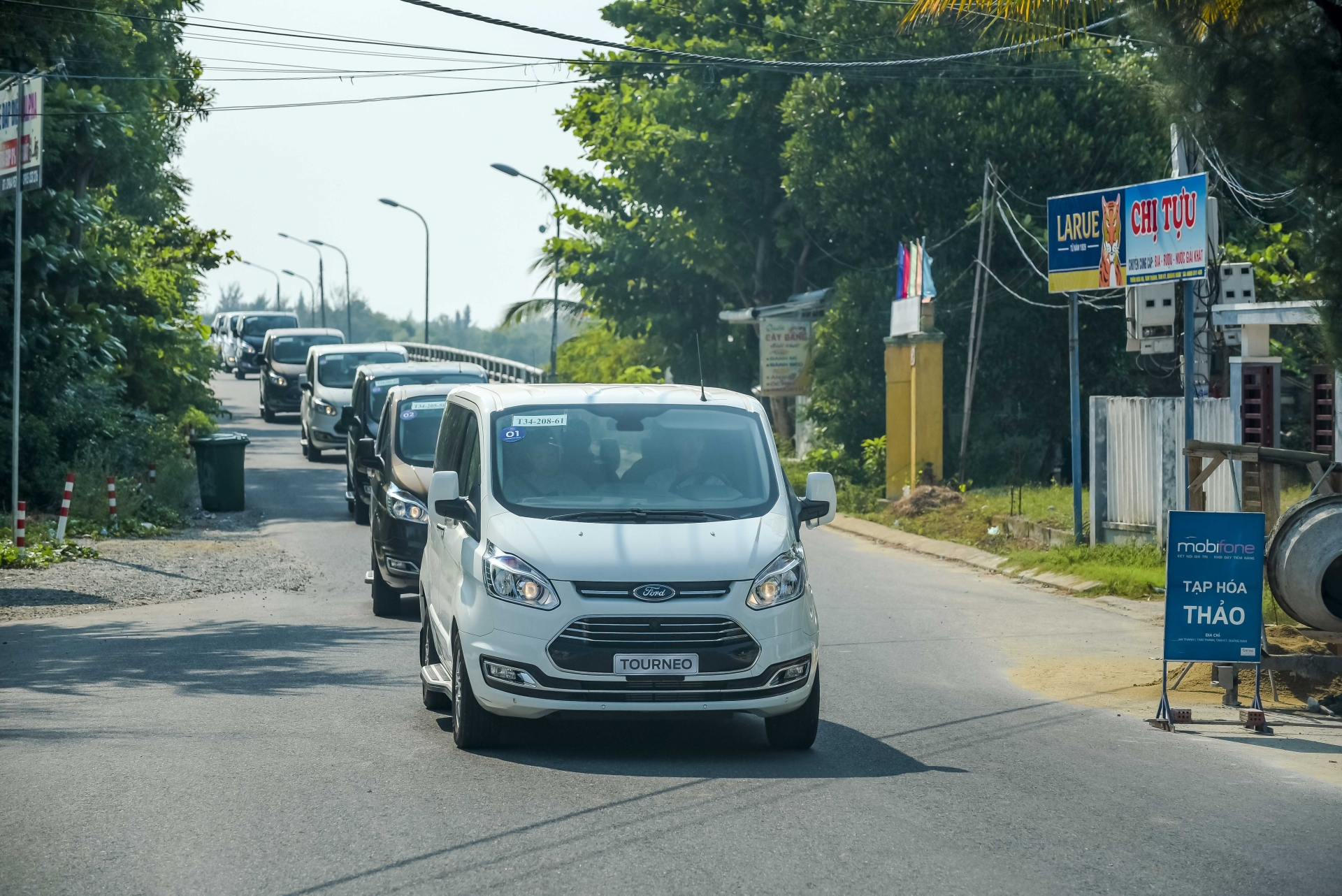 Ford Tourneo: Mẫu MPV không thể bỏ qua trong phân khúc