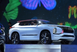 mitsubishi viet nam dem mau xe concept gt phev den vms 2019