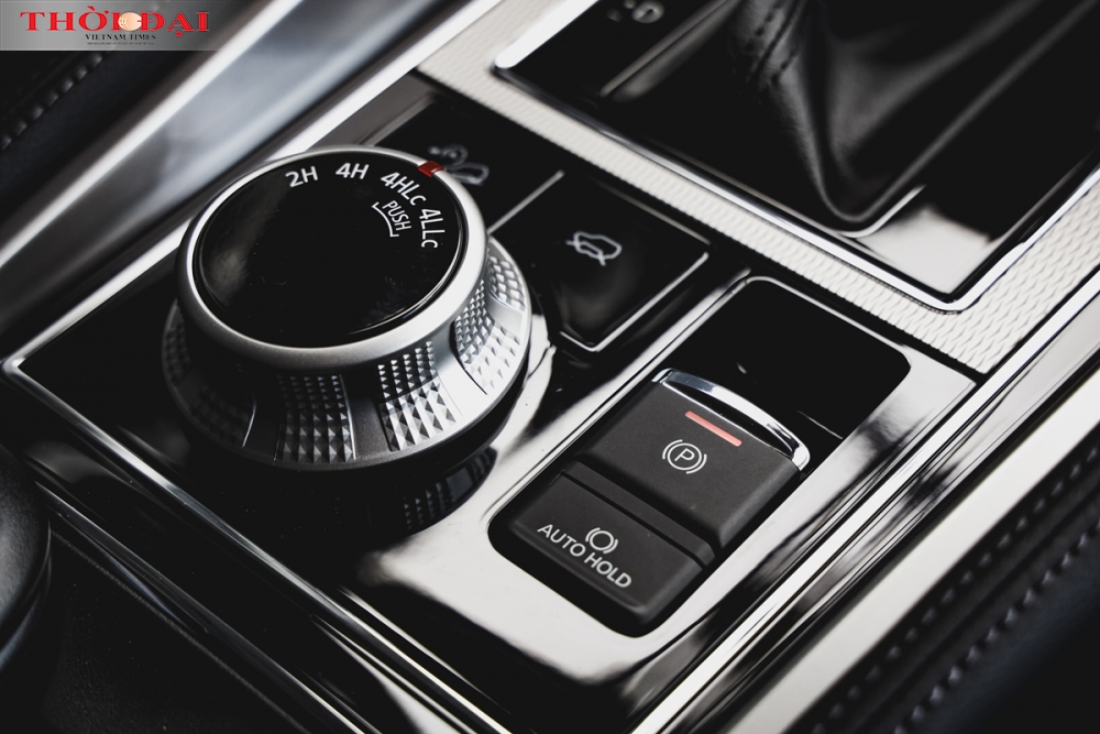 Chi tiết Mitsubishi Pajero Sport mới đang 'cháy hàng'