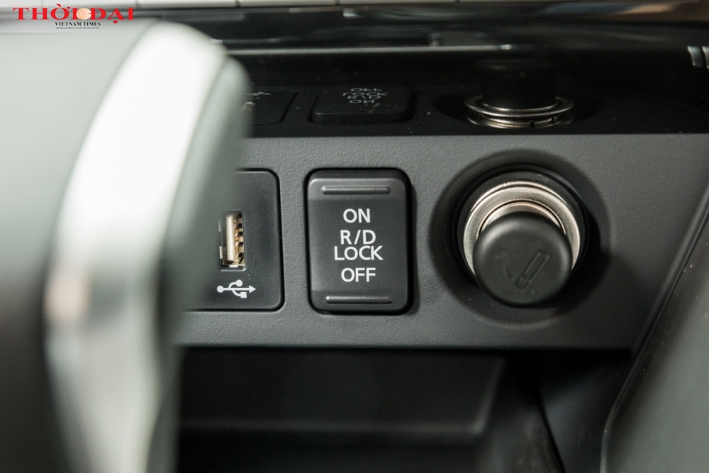 Chi tiết Mitsubishi Pajero Sport mới đang 'cháy hàng'