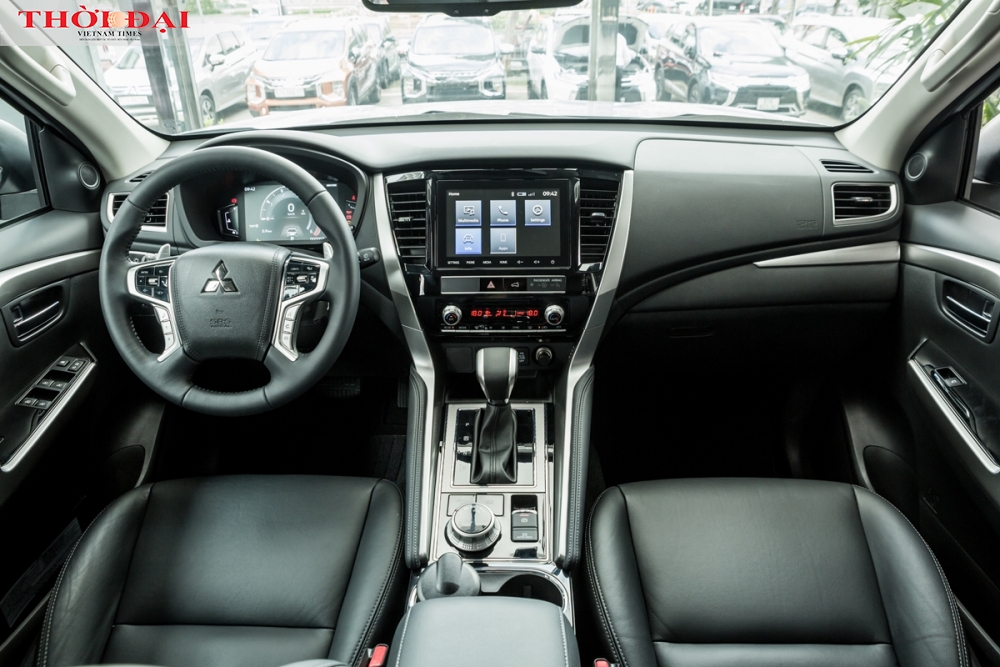 Chi tiết Mitsubishi Pajero Sport mới đang 'cháy hàng'