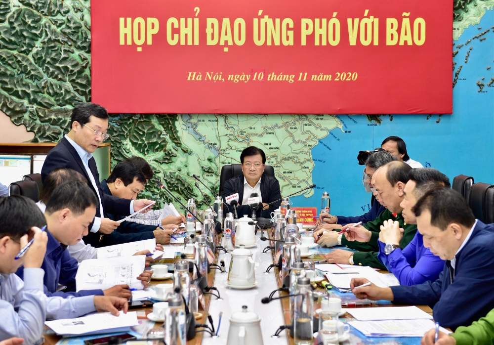 Họp khẩn ứng phó với 2 cơn bão liên tiếp vào Biển Đông